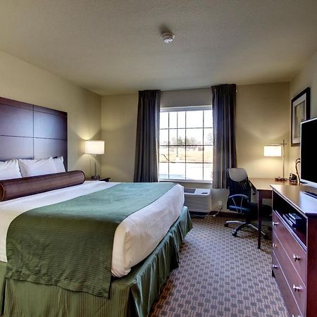 Cobblestone Inn & Suites - Rugby Exterior photo
